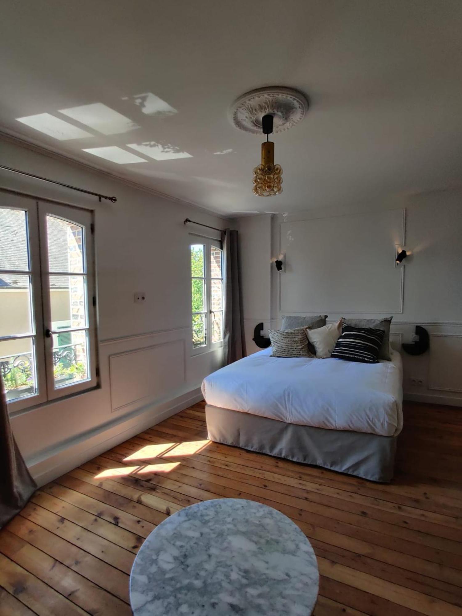 Maison Seize Preaux  Экстерьер фото